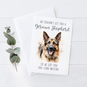 No pudimos conseguirte una tarjeta de cumpleaños divertida de pastor alemán para amantes de los perros. Regalo memorable para entusiastas de los perros. Tarjeta de felicitación personalizada de cumpleaños de 5 x 7 pulgadas.