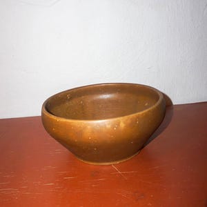 vintage brown stoneware mixing bowl * rustic farmhouse kitchen * antique pottery bowl * primitive stoneware dish * dough bowl * salad dish
