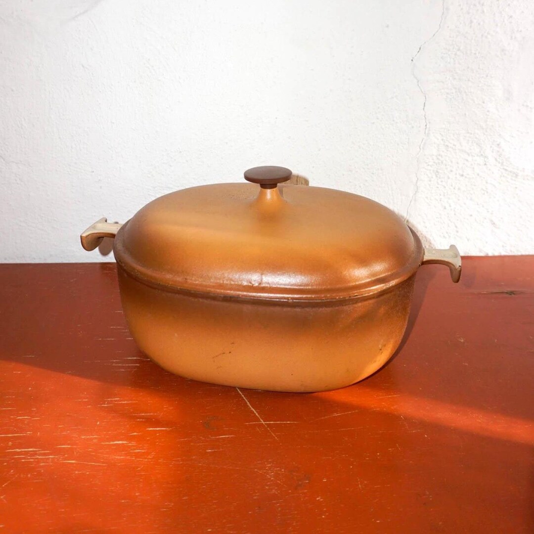 LE CREUSET LA Mama Enzo Mari ovale 29 rouge / Cast iron casserole Dutch Oven Red EUR 89,00