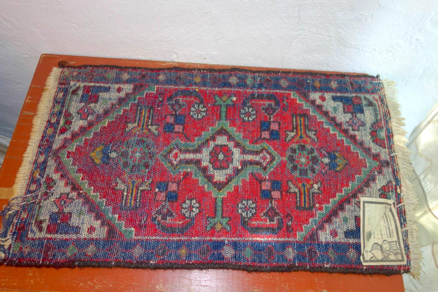 ミッドセンチュリーの手織りラグ * 赤いウールラグ * ボヘミアン