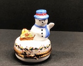 Limoges Porcelain Christmas Snowman on Holly Berries Round White Trinket Box with Presents, Remembrance Gift, Keepsake