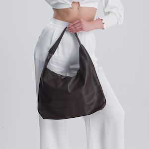 Genuine Leather Hobo Bag: Slouchy Shoulder Bag for 13&#39;&#39; Mac