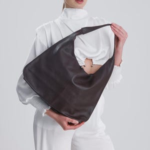Genuine Leather Hobo Bag: Slouchy Shoulder Bag for 13&#39;&#39; Mac