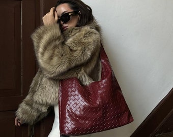Woven Leather Hobo Bag: Slouchy Shoulder Bag with Zipper