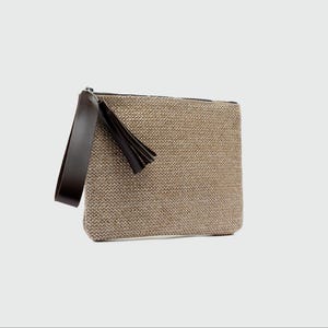 Handmade Woven Raffia Clutch: Boho Tassel Straw Bag with Zipper