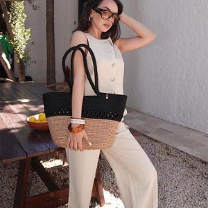 Handmade Straw Shoulder Bag: Boho Market Tote Bag