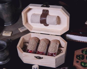 Potion of Healing | Adventurers Set | Dungeons and Dragons | Display Box | Glass Vials | D4 Dice | 14+ years