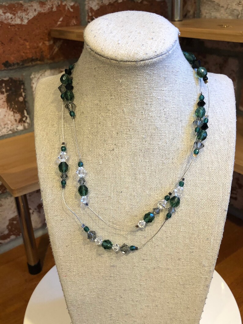Toggle Clasp Romantic Green Glass Faceted Necklace 16 Inches Long Multi Layer Illusion Wire Faceted Glass Necklace