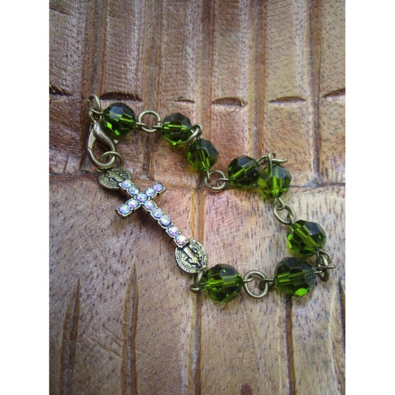 Gorgeous Green Glass Bead Rosary Style Bracelet R… - image 1