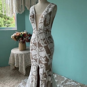 More Dresses RomantiqueBoho.com Chic Boho Lace Wedding Dress Mermaid Vintage Detachable Sleeves Open Back Bohemia Bridal Gowns image 3
