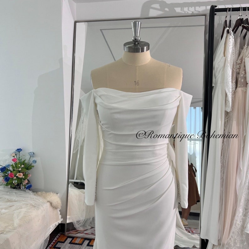 More Dresses RomantiqueBoho.com Detachable Off Shoulder Sleeves Stretch Crepe Mermaid Plus Size Wedding Dresses Elegant Ruched Bridal Gowns image 3