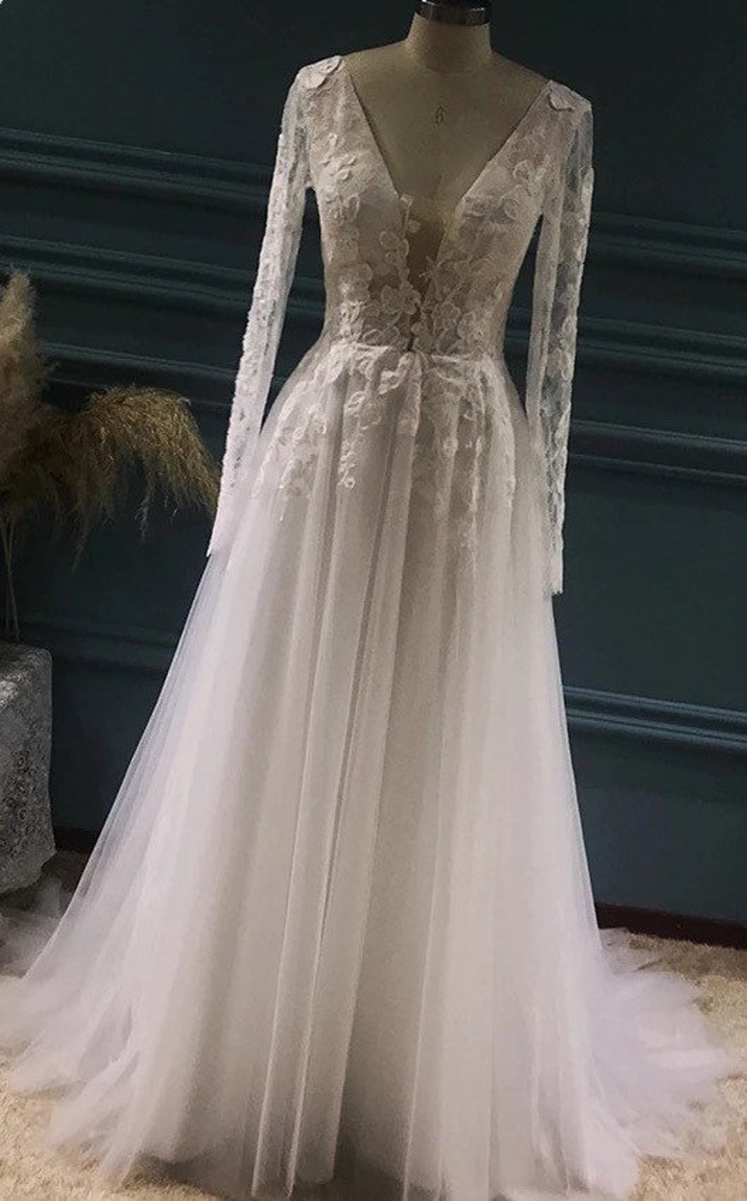 Chic A-line Wedding Dresses Curve Lace Plunge Sleeves
