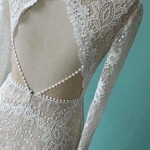 More Dresses RomantiqueBoho.com Long Sleeve Boho Wedding Dress Elegant V Neck Backless Beach Bohemia Bridal Gowns image 9