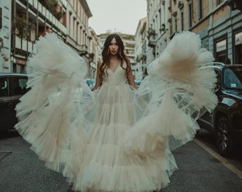 plain tulle wedding dress