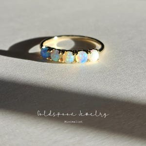 Flerfärgad opalring - Opalombrering - Blå opalring - Statementring - Jubileumsring - Ring med oktobersten - JOLENE RING