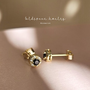 Dainty onyx earrings - Edgy earrings- Everyday earrings - Tiny earrings - Cartilage Stud - Stack studs - Simple earrings - VERITY EARRINGS