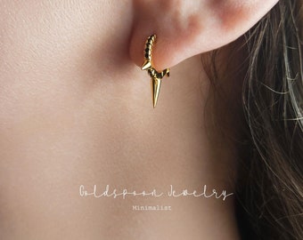 Spike Earring - Onyx Earring - Spike Huggie Earrings - Everyday Earrings - Edgy Earrings - Tiny Huggies - MALLORY EARRINGS