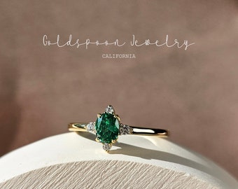 Emerald ring - Oval ring - Dainty ring - Minimalist ring - Gold ring - Floral ring - Engagement ring - WRENLEY RING