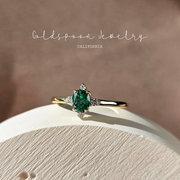 Emerald ring - Oval ring - Dainty ring - Minimalist ring - Gold ring - Floral ring - Engagement ring - WRENLEY RING