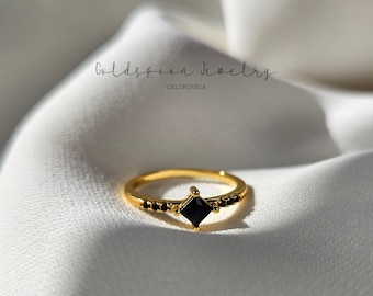 Gold onyx band ring - Minimalist everyday jewelry - Gift for her - PAULA RING