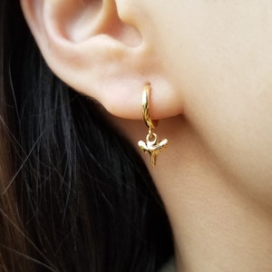 Shark Tooth Earrings, Trendy Earrings, Sterling Silver Earrings, Dainty Gold Drop Hoops, Tiny Huggie Hoops, Silver Huggies, REBECA EARRINGS