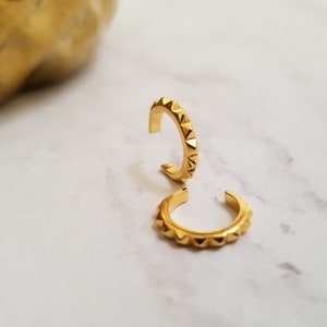 Ear Cuffs, Ear Cuffs pequeños, Ear Cuffs dorados, Ear Cuffs plateados, Aretes modernos, Aretes minimalistas, Aretes de caracola, SUSAN EAR CUFFS