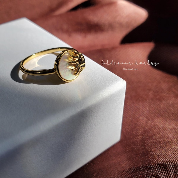 Sun Ring - Dainty Sun Ring - Stacking Ring - Mother of Pearl Ring - Rising Sun Ring - Sunbeam Ring - Gold Ring - Statement Ring - LUCIA RING