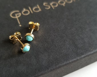 Boucles d’oreilles turquoise, Clous turquoise, Boucles d’oreilles en pierre, Boucles d’oreilles Tiny Stud, Boucles d’oreilles Dainty Stud, Boucles d’oreilles minimalistes, Boucles d’oreilles en or, BOUCLES D’OREILLES HALLE