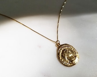 Gold Medallion Necklace, Pendant Necklace, Gold Coin Necklace, Dainty Box Chain Necklace, Coin Medallion Pendant, HADLEIGH NECKLACE