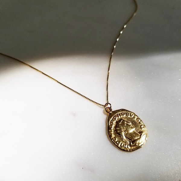 Gold Medallion Necklace, Pendant Necklace, Gold Coin Necklace, Dainty Box Chain Necklace, Coin Medallion Pendant, HADLEIGH NECKLACE