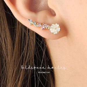 Floral ear climber - Dainty ear crawler - Floral earrings - Mother of pearl earrings - Trendy earrings - Ear jackets - NINA EARRINGS