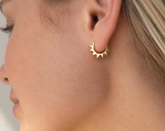 Dainty spike huggies - Minimalist edgy earrings - Small sun everyday hoops - Gift for her - Hypoallergenic - Light weight - MCKINLEY