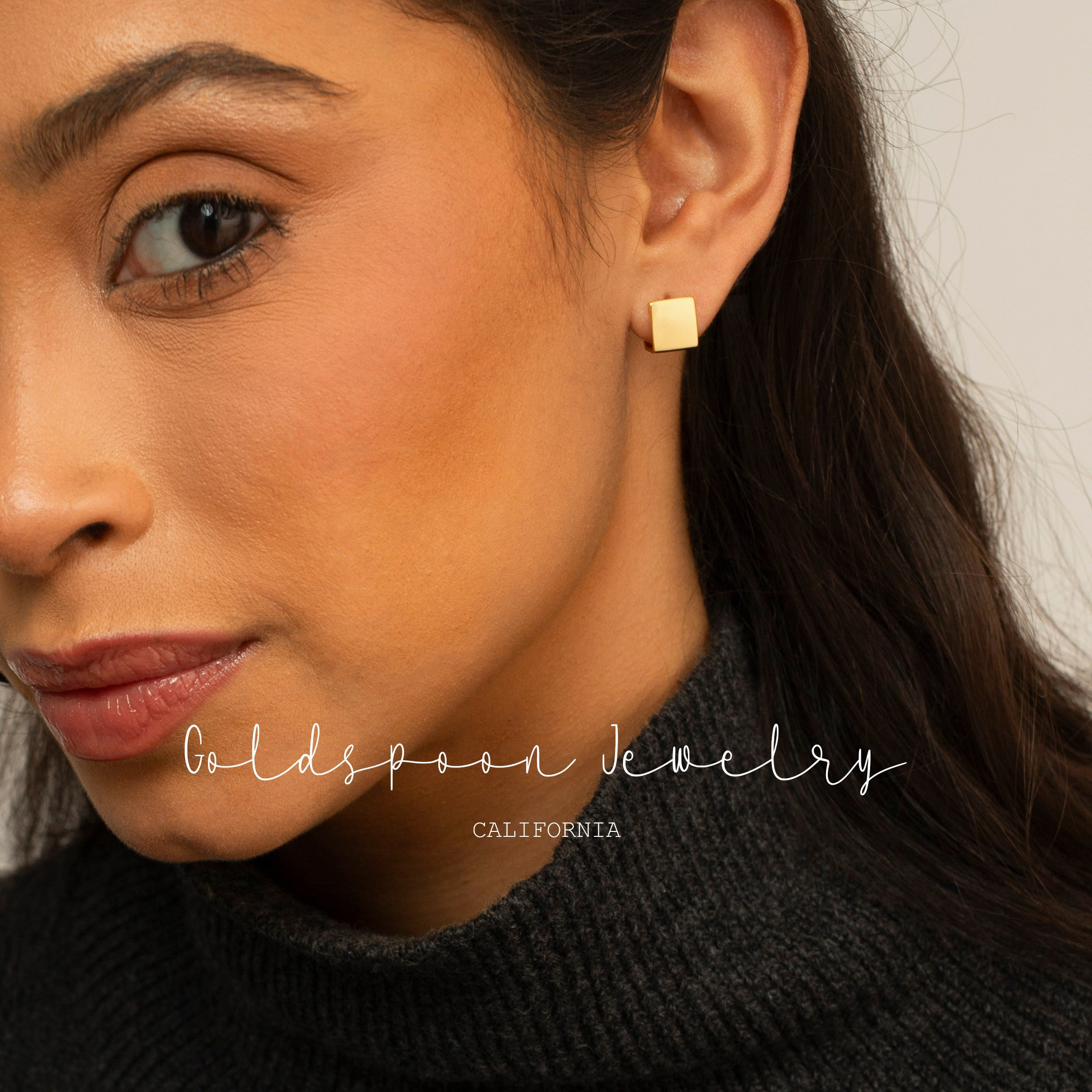 ピアス [BLACKMUSE] Gold tone craft square post Earrings Big Gold Earrings: Crumpled Gold Post Earrings | Alexis Bittar