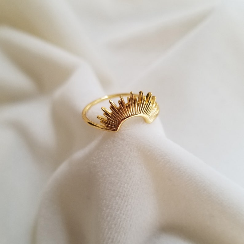 Sun Ring, Rising Sun Ring, Gold Dainty Ring, Spike Ring, Statement Ring, Trendy Ring, Celestial Ring, Minimalist Ring, ISOBEL RING 