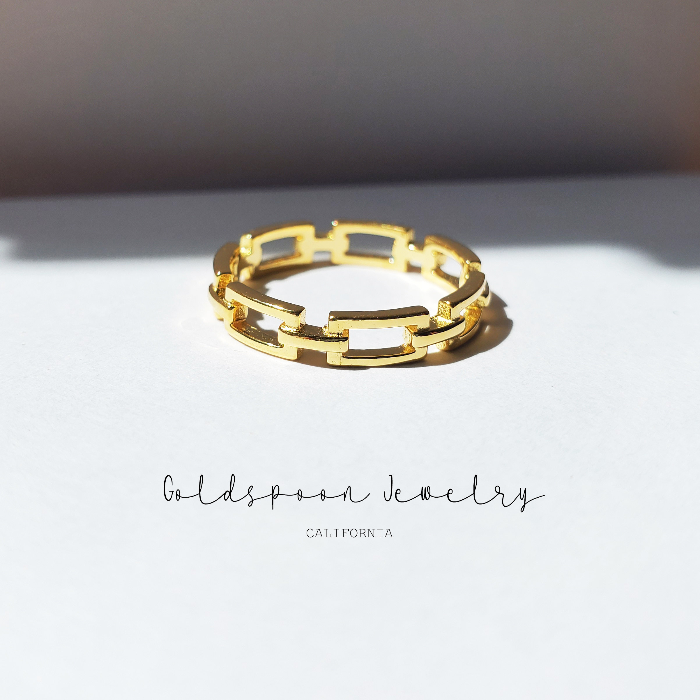 Mens chain clearance link ring