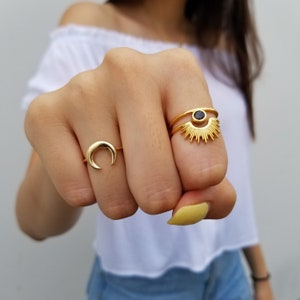 Sun ring - Sun and onyx ring - Stacking ring - Dainty ring - Statement ring - Black cz rising sun ring - Dainty ring - DAKOTA RING