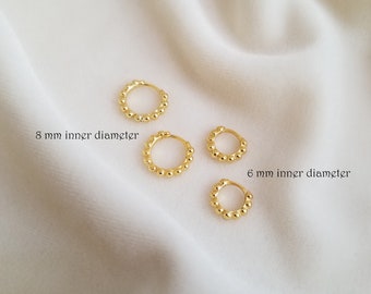Dainty beaded huggies - Everyday jewelry - Tiny hoop earrings - Gift for her - Cartilage piercing - KRYSTAL EARRINGS