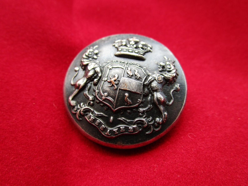 Antique Livery Button of a British Coat of Arms Armorial Family Crest Lord Lawrence Dundas 1st Marquess of Zetland Nitch