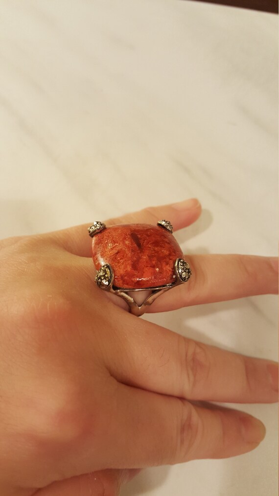 Vintage genuine silver gemstone ring.