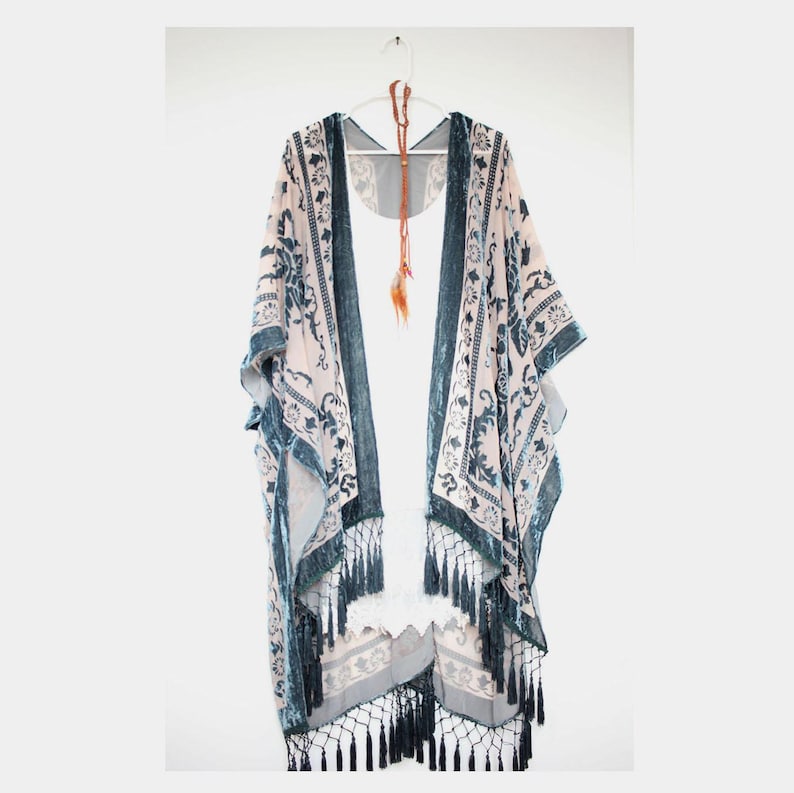Damen Kimono, Jägergrüner Samtkimono mit Quaste, Kimonos mit seitlichen Schlitzen Teal Gray Velvet