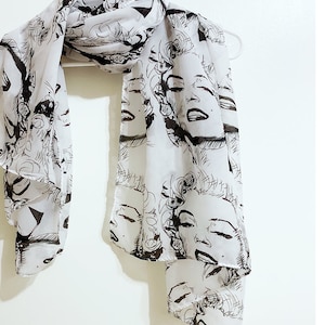 Marilyn Monroe Scarf image 2
