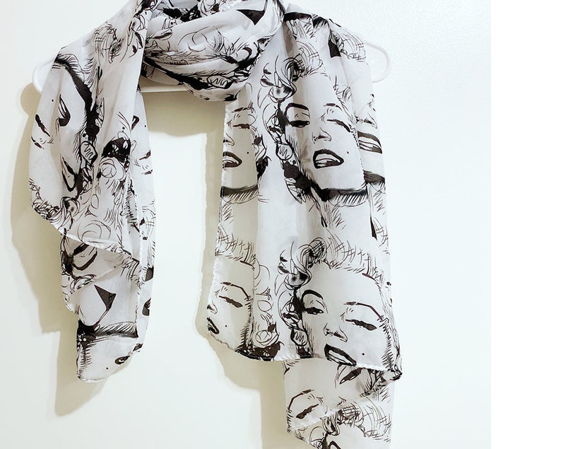 Marilyn Monroe Scarf image 2