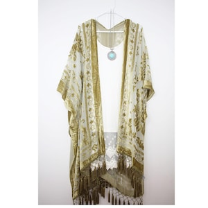Damen Kimono, Jägergrüner Samtkimono mit Quaste, Kimonos mit seitlichen Schlitzen Mustard Olive Velvet