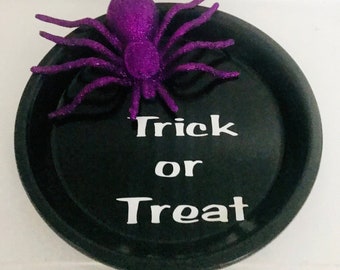 Trick or Treat Candy Dish, Halloween Candy Bowl, Halloween Spider Decor, Haunted House Decor, Creepy Cute Halloween, Halloween Candy Holder