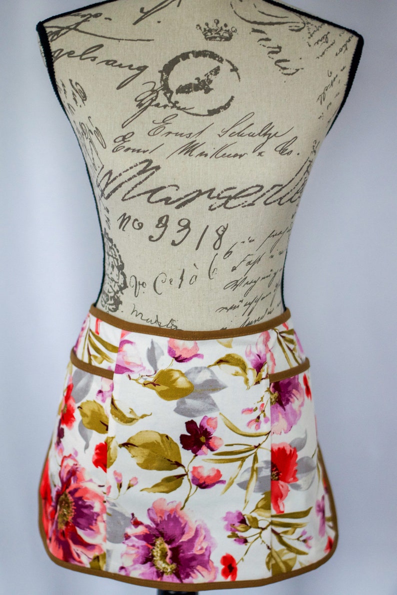 Floral Print Half Apron with Pockets Utility Waist Aprons