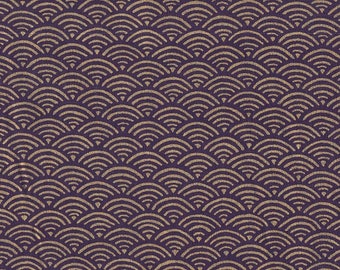 22.90 Eur/meter Japanese cotton fabric 50 cm x 110 cm Seigaiha purple gold D1255d