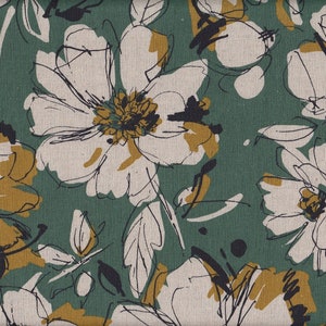 Peut inclure: Tissu à motifs floraux avec un fond vert. De grandes fleurs blanches, rehaussées de noir et de jaune moutarde, se détachent. Le motif, d'aspect esquissé, présente des traits de pinceau visibles et une texture de type lin.