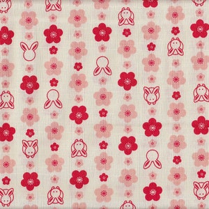 22.90 Eur/meter Japan fabric traditional cotton dobby sold by the meter rabbit Sakura cherry blossoms 50 cm x 110 cm Sakura no Usagi cream C4260a