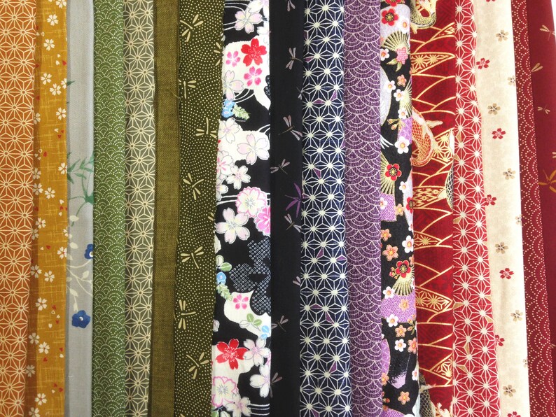17.90 Eurmeter Japan fabric traditional cotton by the metre 50 cm x 110 cm Seigaiha midi red D1103a