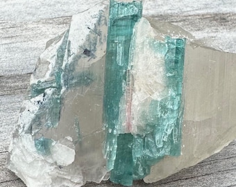 ブラジルミナスジェライス州産 インディゴライトトルマリンインクォーツ ブラジルミナスジェライス州産 インディゴライトトルマリンインクォーツ